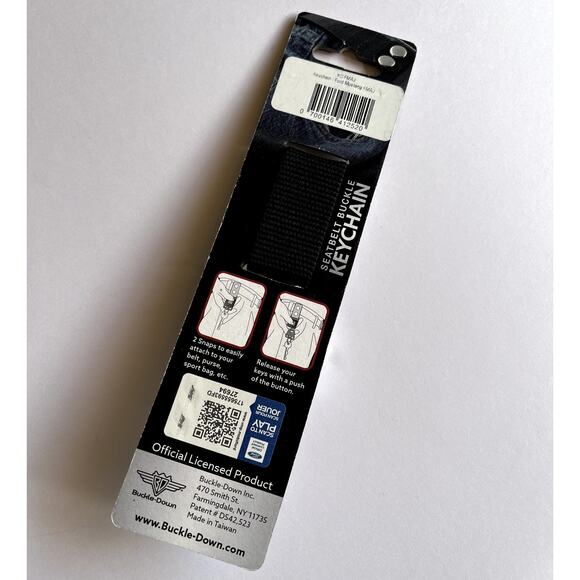 Angry Cat Buckle-Down Seat Belt Release Keychain - Picture 8 of 9